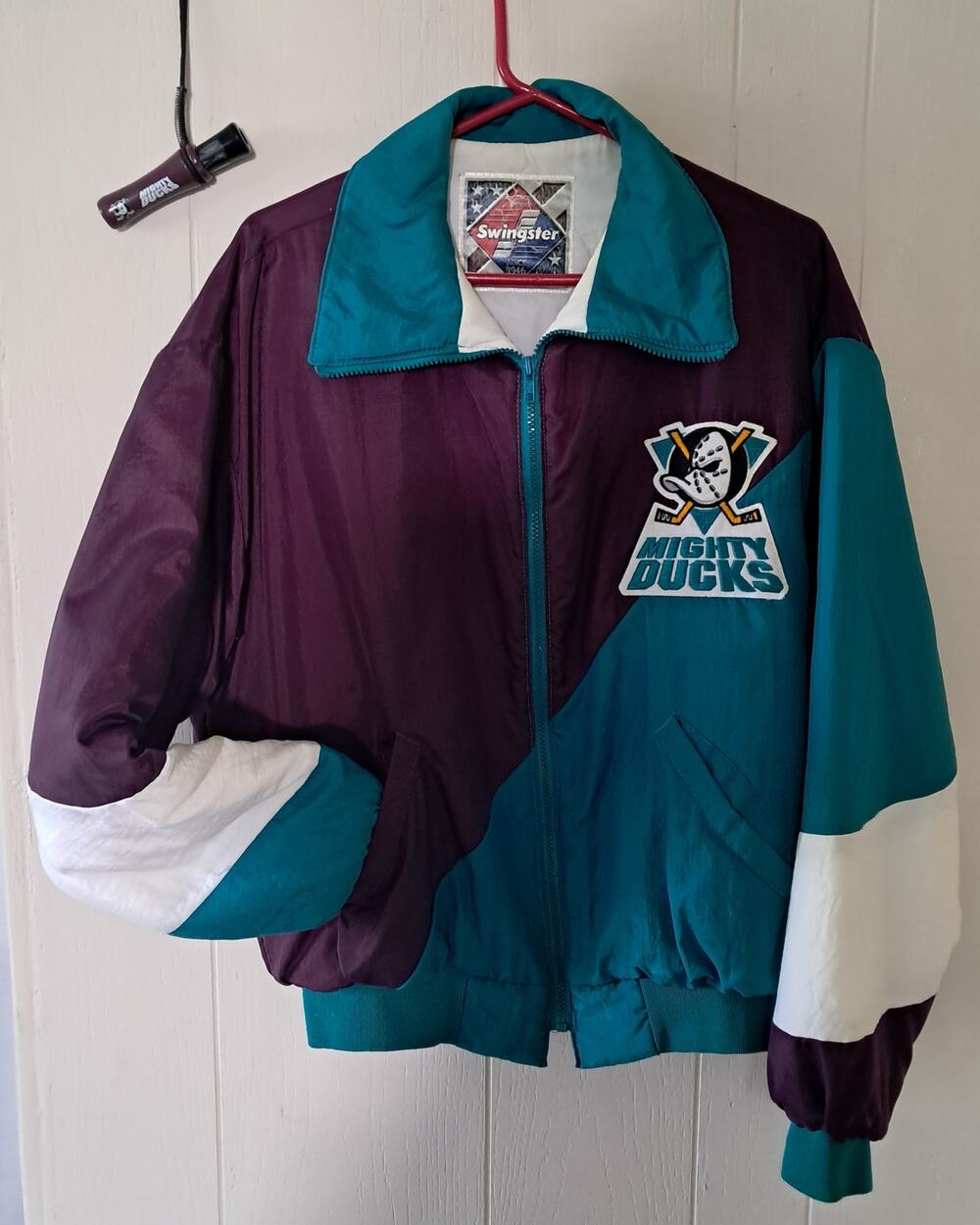 Vintage Ducks Ice Hockey Jacket Sz L Sports Collectible Bundle Whistle Hat Pins